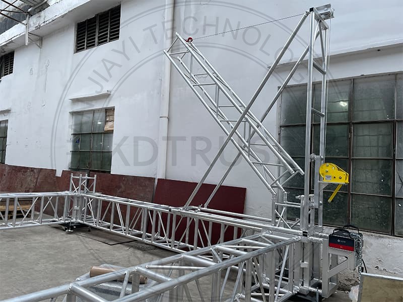 Erector System Towers for Lighting Truss