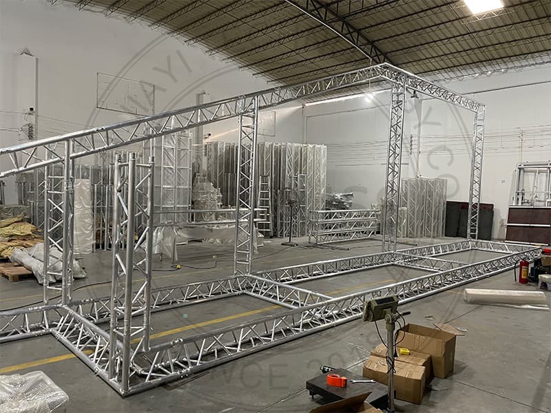 Aluminium tri truss