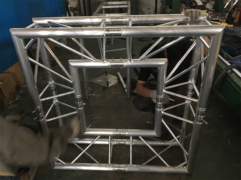 Aluminium tri truss