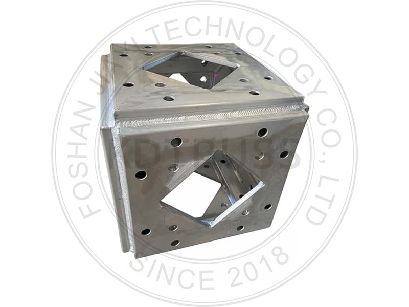 Box Bolt Truss Corner