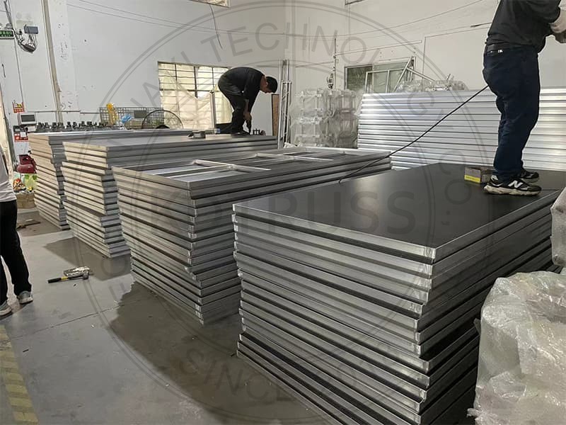 Durable & Adjustable Portable Platform Stage for Loading Container