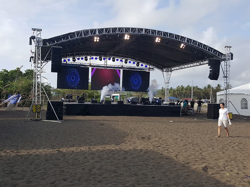 curved truss system